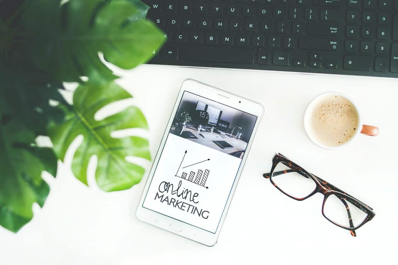 Mahasiswa Jualan Online: Antara Beban dan Berkah di Era Digital